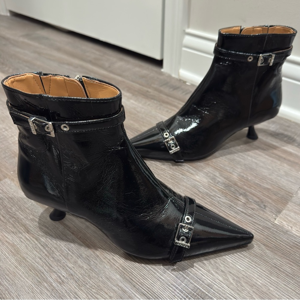 GANNI Eyelets Ankle Pointed Toe Kitten Heel Black Bootie Boots